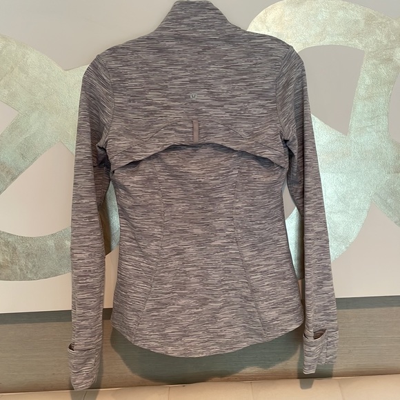 Lululemon Define jacket in light gray, size 6, great condition - Picture 3 of 5
